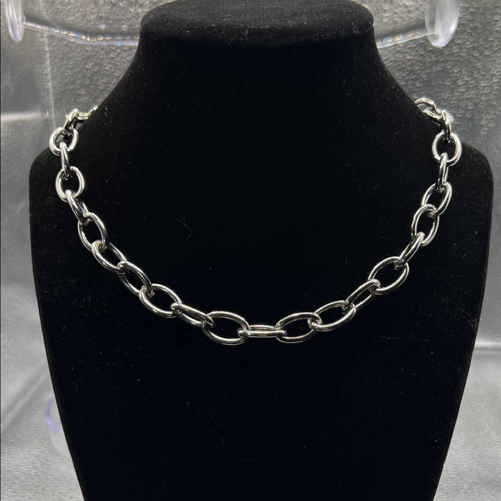 Elegant Silver Chain Necklace